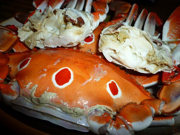 清蒸螃蟹是最能吃到原味的螃蟹作法。