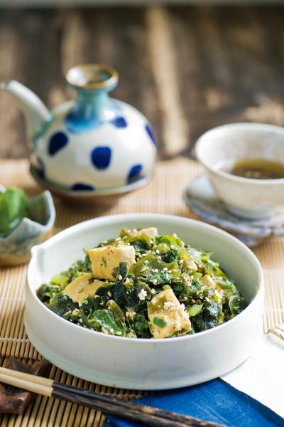 汆燙料理，好吃又健康的涼拌蘿蔔葉豆腐海帶芽！