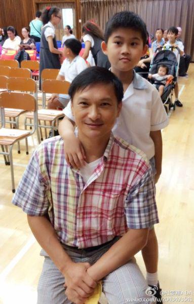 他是電視劇界劉德華，為自閉症兒子他退出演藝圈，如今兒子考第一