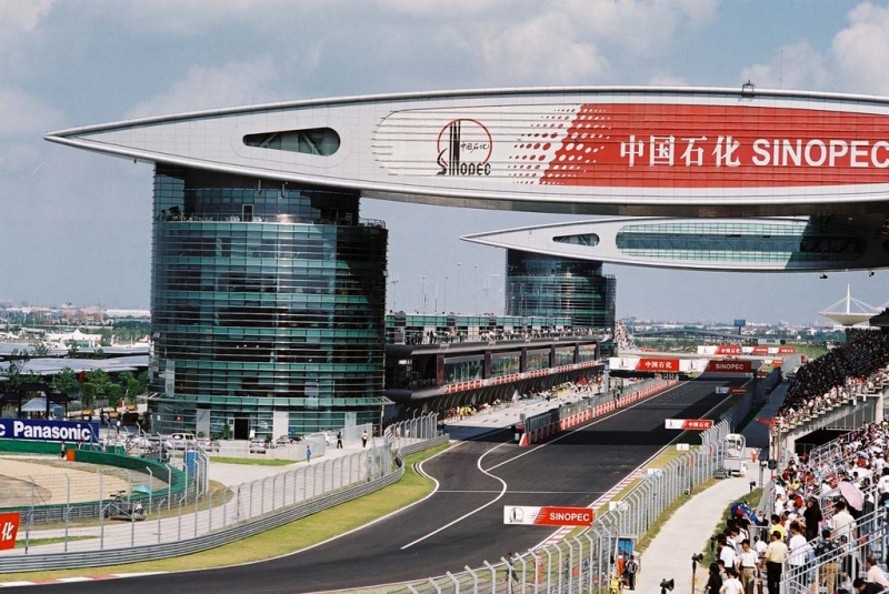 感受極速暢快，F1賽車急騁上海！...