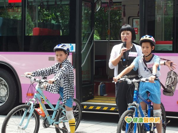 自行車上路4招兒童安全騎...