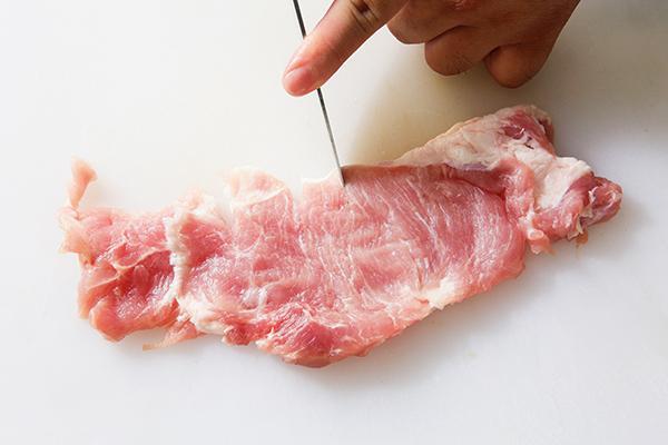 豬里肌肉脂肪少，但烤來同樣鮮嫩美味。