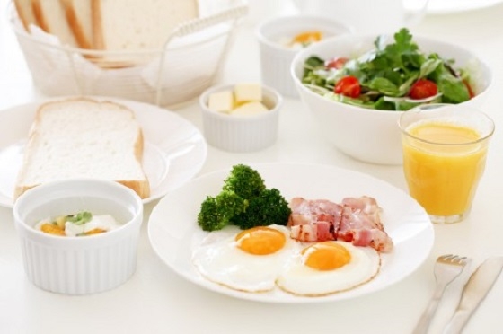 咦…不吃早餐比較好？醫師推崇「早晨斷食」的原因竟然是...？...