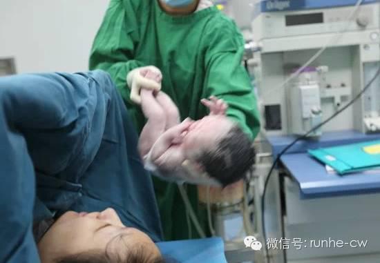 嬰兒竟拚命要從肛門鑽出來，驚魂一幕讓醫生護士徹底傻眼了！