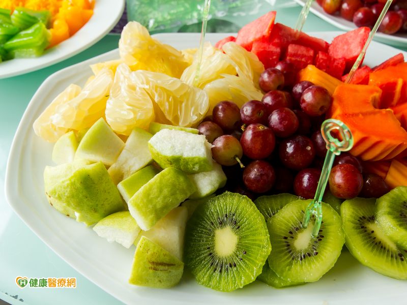 過節大餐配水果幫助消化有酵果...