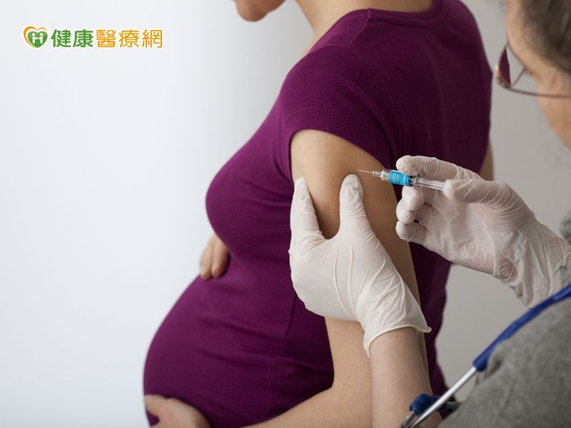 孕期、產後施打流感疫苗降低母嬰感染風險...