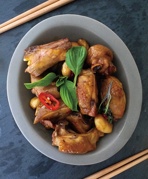 20分鐘輕鬆煮出滋味懷舊的經典台灣菜－三杯雞...