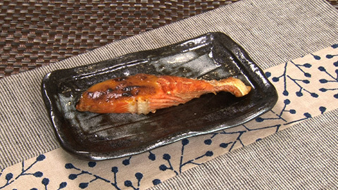 鮭魚「多用途」食譜▶︎ 鹽烤鮭魚＜西京燒風＞
