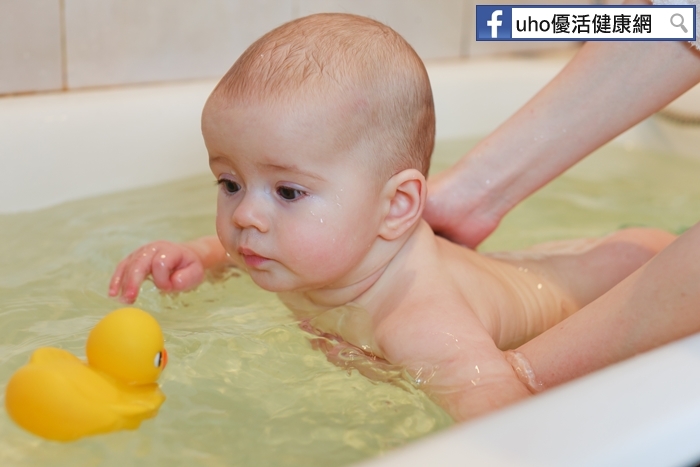 早上洗澡的嬰兒可能容易發生過敏？！預防寶寶過敏，你其實可以這...