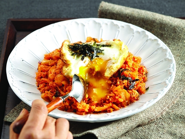 韓式料理》讓您由內而外逐漸升溫的泡菜炒飯，陪您抵禦寒冬LI...