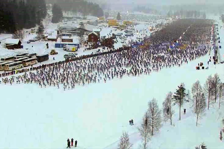 最長滑雪賽超壯觀！10萬人齊滑雪如動物大遷徙...